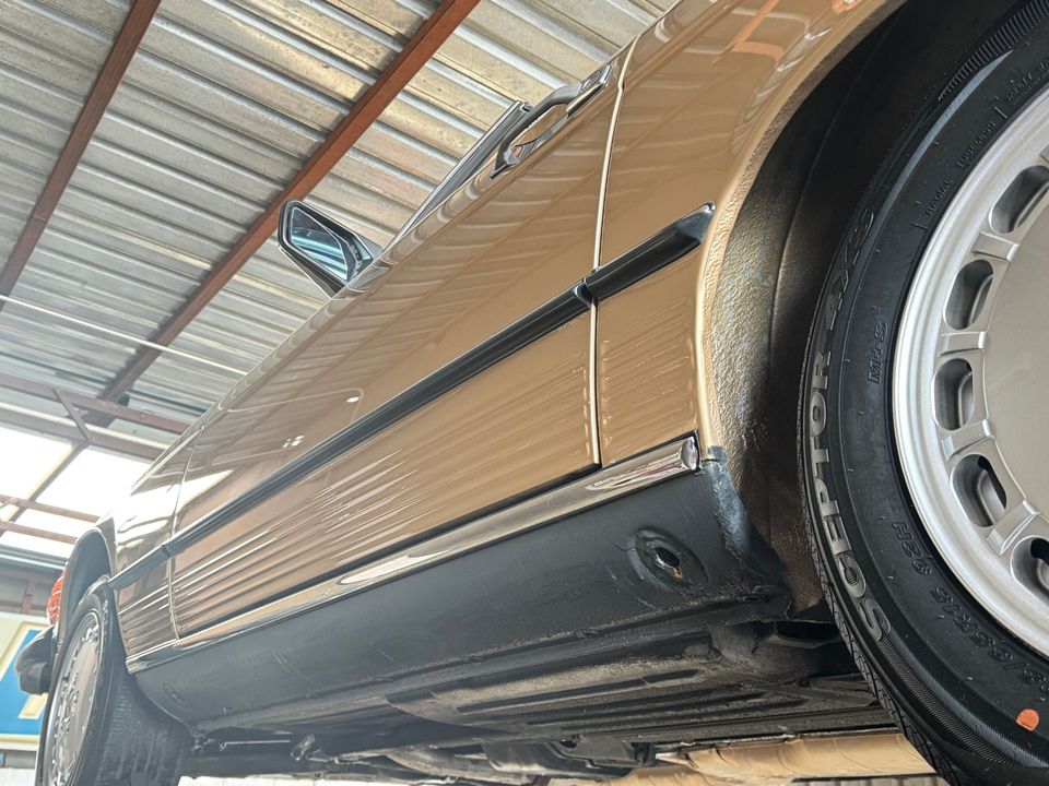 1986 Mercedes-Benz 560-Class