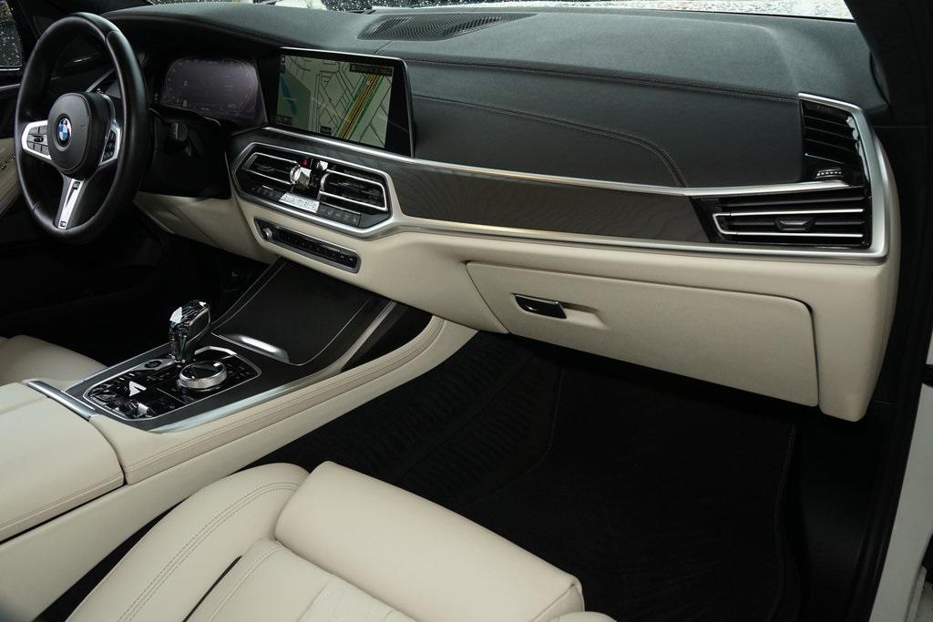 2022 BMW X7
