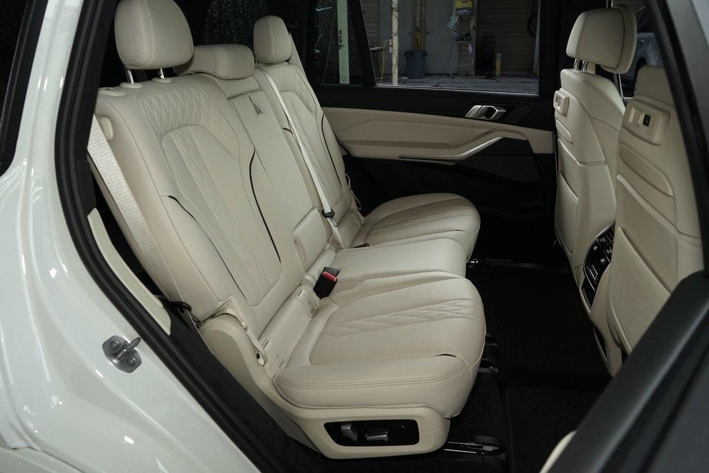 2022 BMW X7