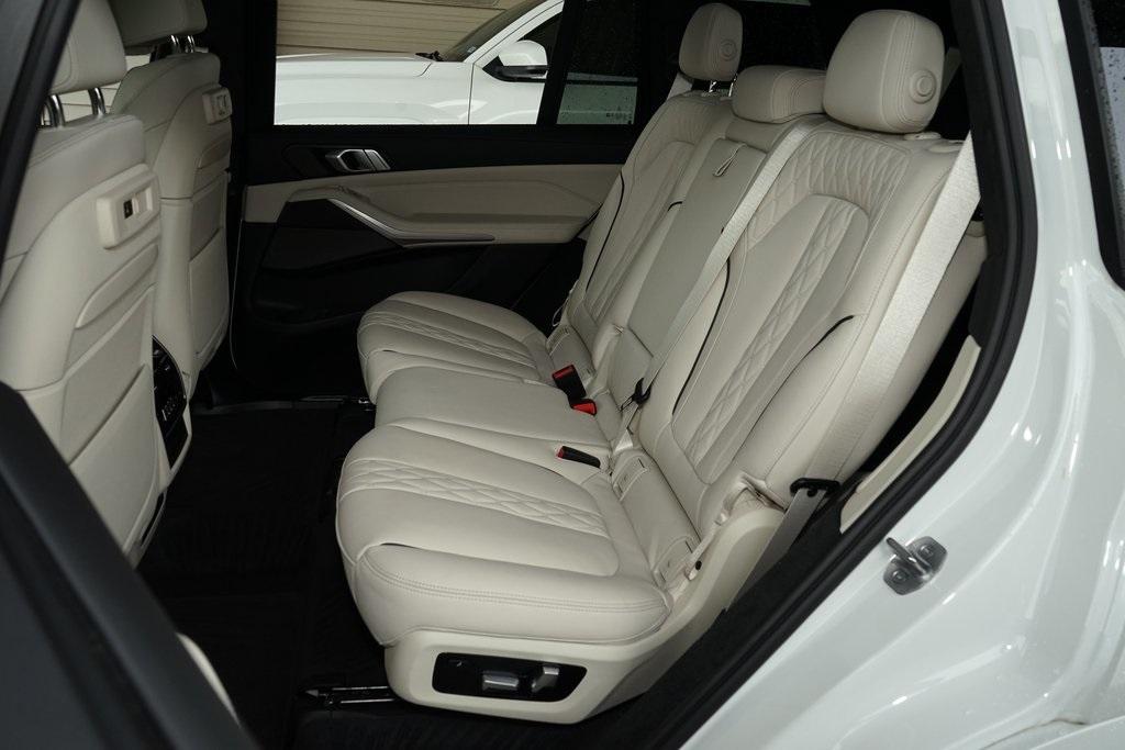 2022 BMW X7