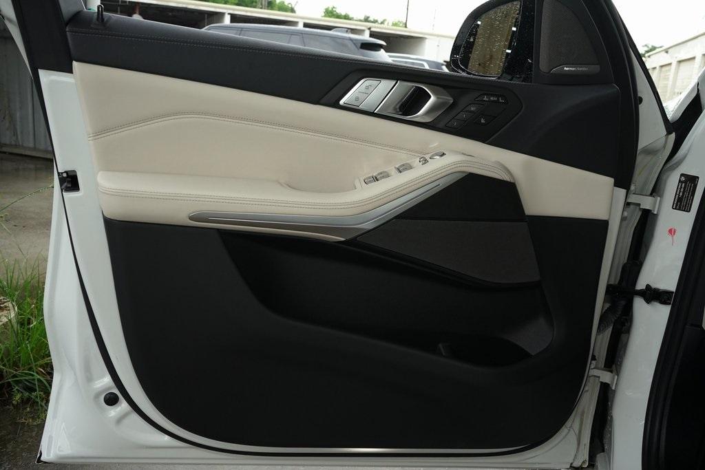 2022 BMW X7