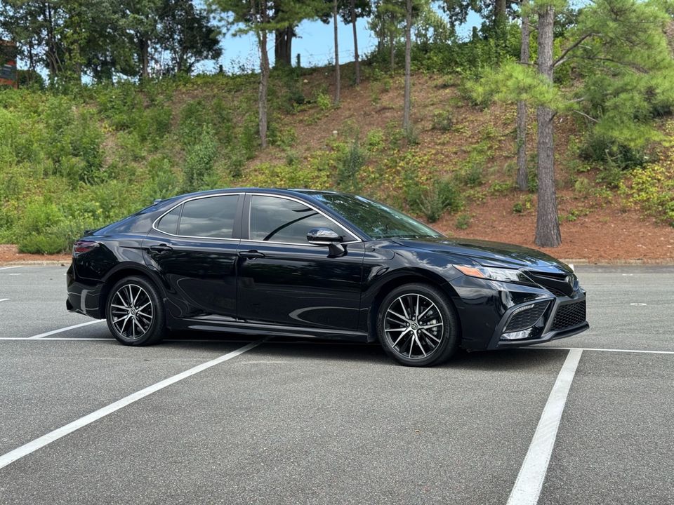 2024 Toyota Camry SE