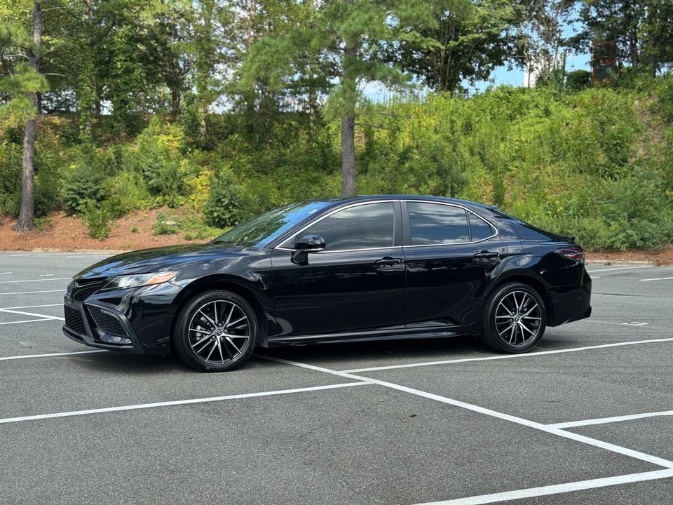 2024 Toyota Camry SE