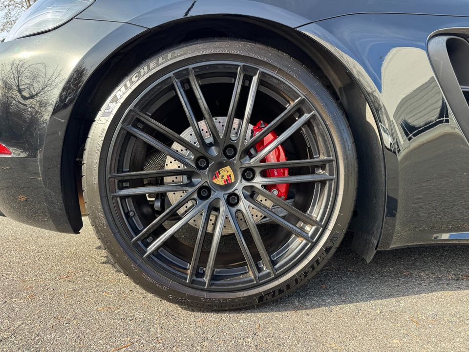 2021 Porsche 718 Boxster GTS 4.0 Roadster