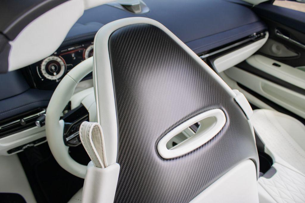 2025 Aston Martin DB12