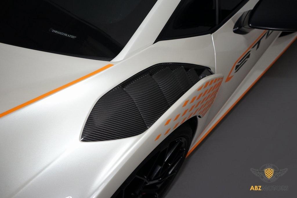 2022 Lamborghini Huracan STO