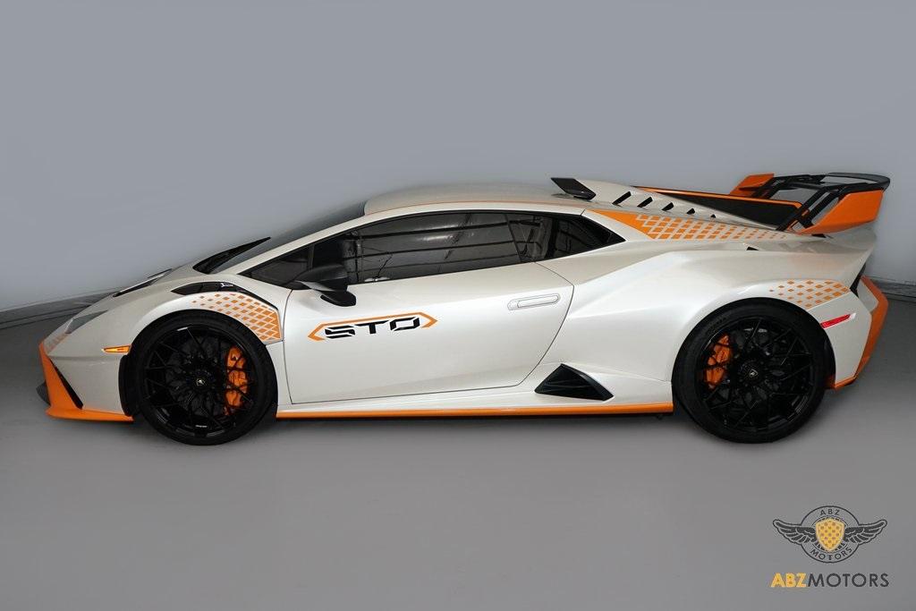 2022 Lamborghini Huracan STO