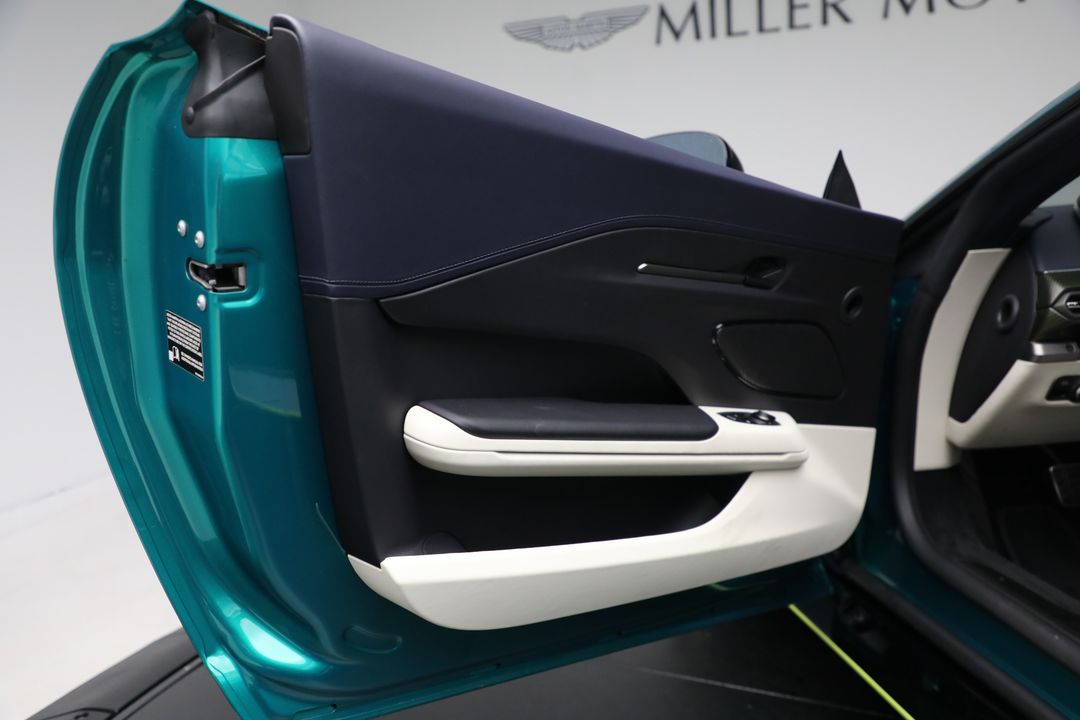2025 Aston Martin Vantage