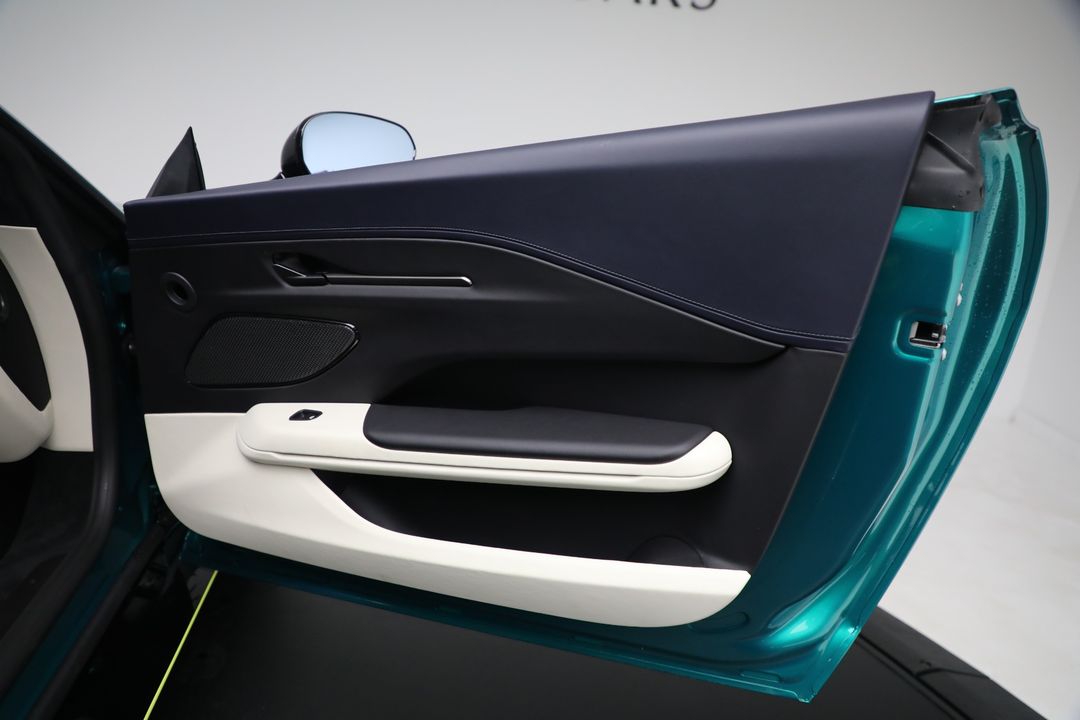 2025 Aston Martin Vantage