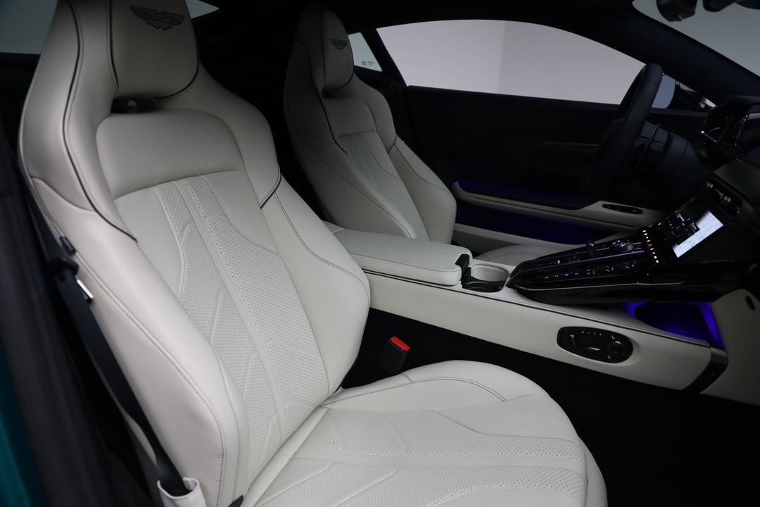 2025 Aston Martin Vantage