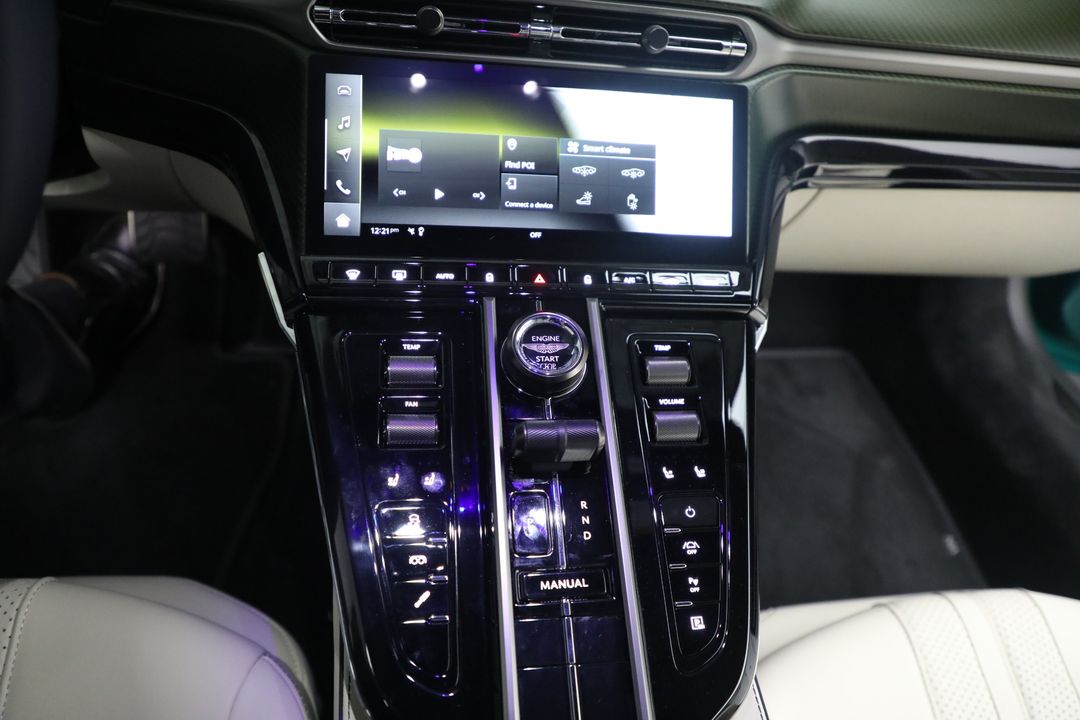 2025 Aston Martin Vantage