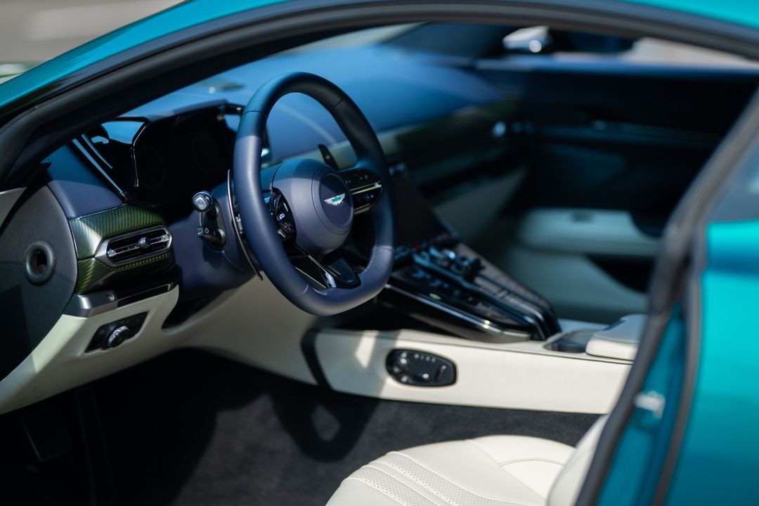 2025 Aston Martin Vantage