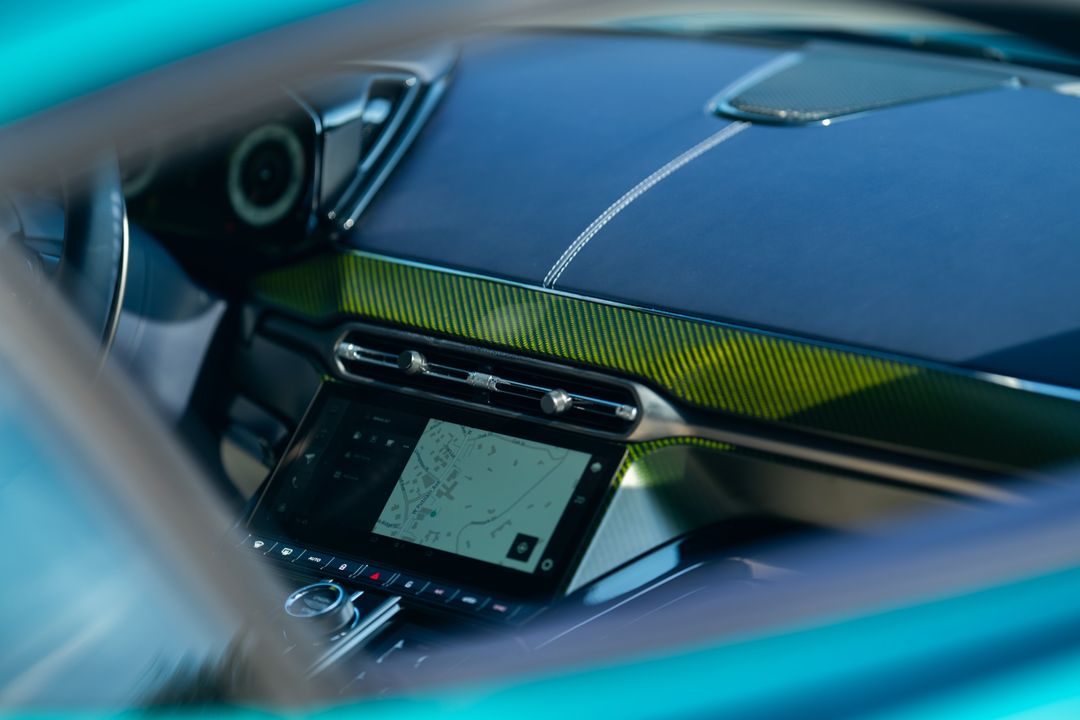 2025 Aston Martin Vantage