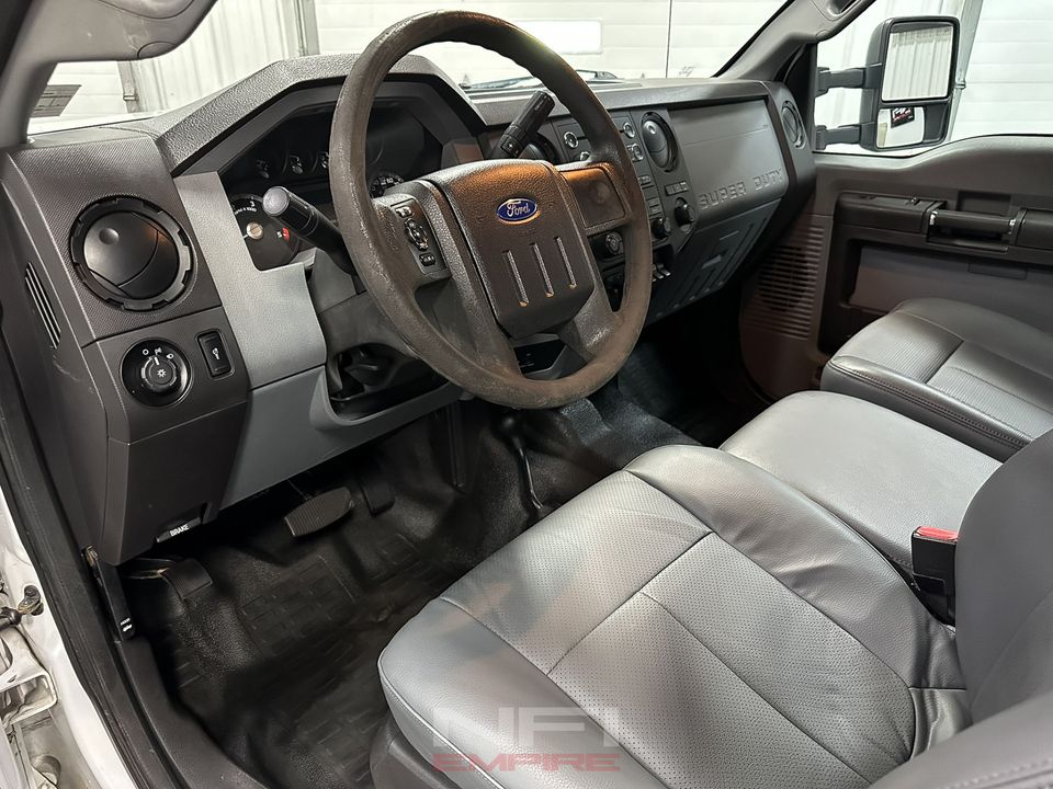 2014 Ford F350 Super Duty Super Cab & Chassis