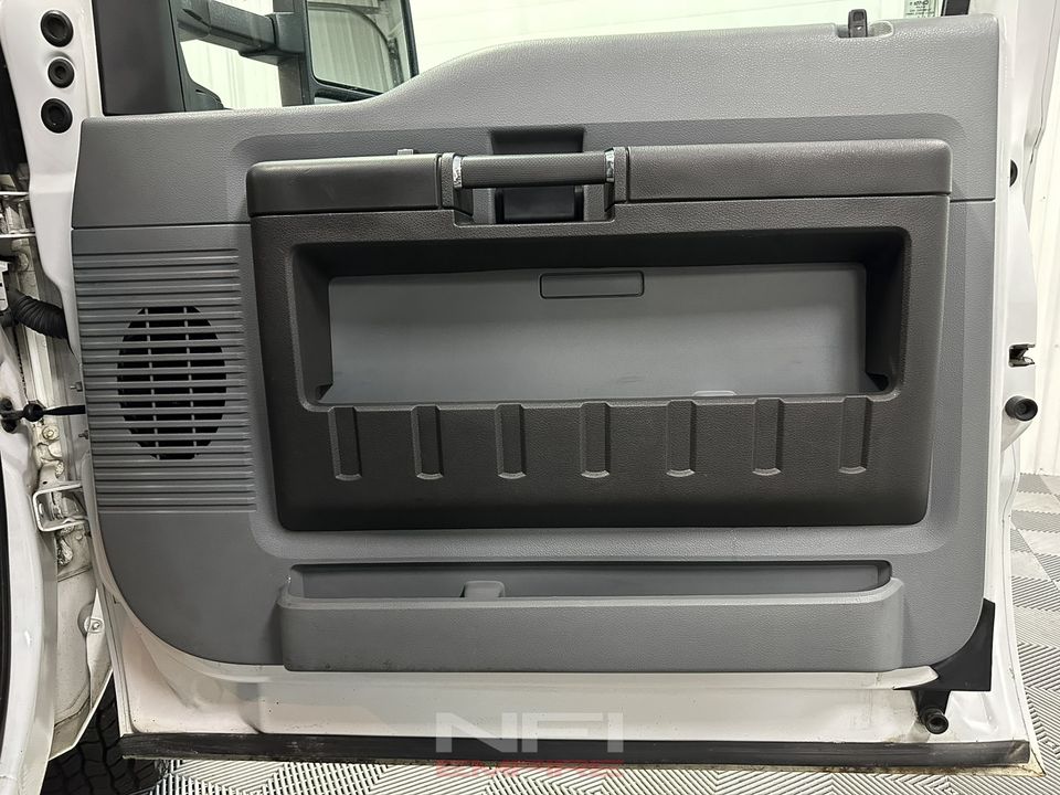 2014 Ford F350 Super Duty Super Cab & Chassis