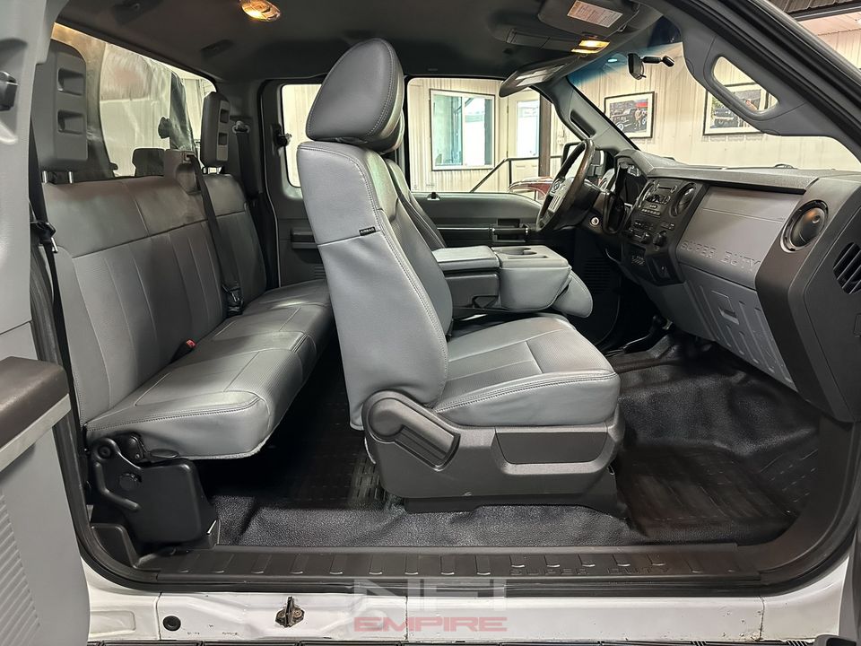 2014 Ford F350 Super Duty Super Cab & Chassis