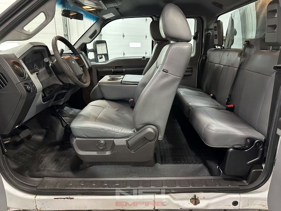 2014 Ford F350 Super Duty Super Cab & Chassis