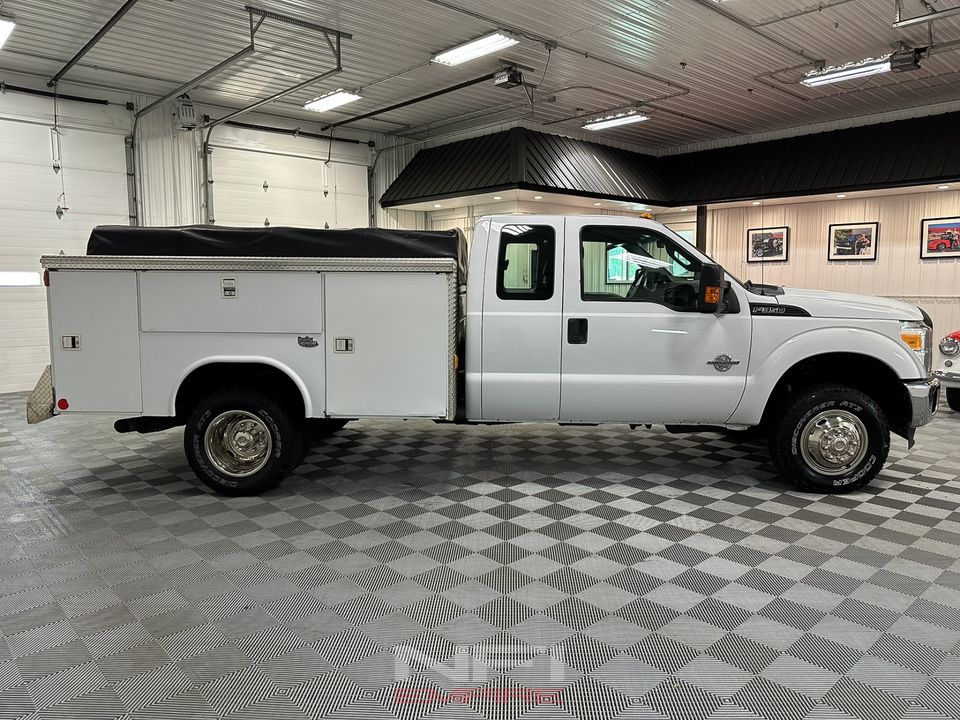 2014 Ford F350 Super Duty Super Cab & Chassis