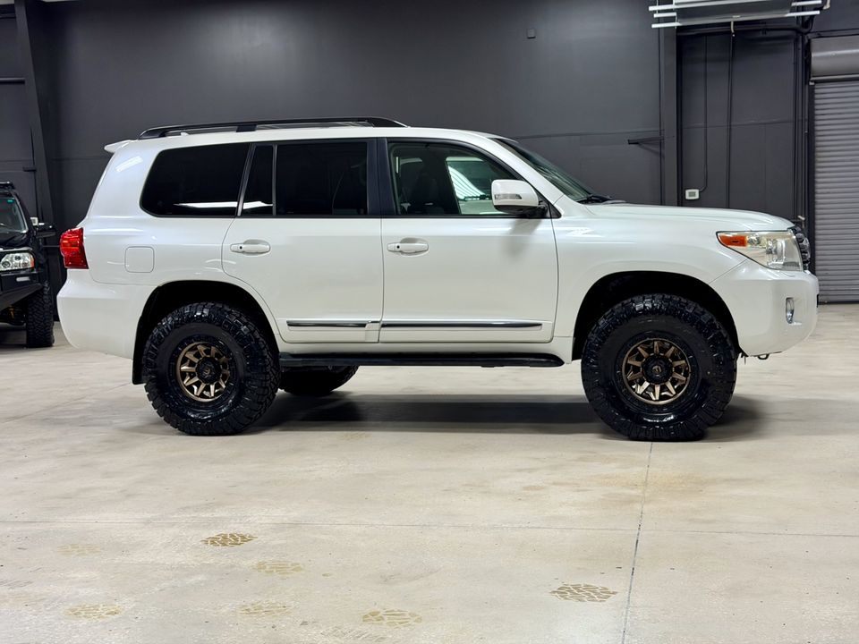 2013 Toyota Land Cruiser 200 LOW 115K MILES FRESH BUILD