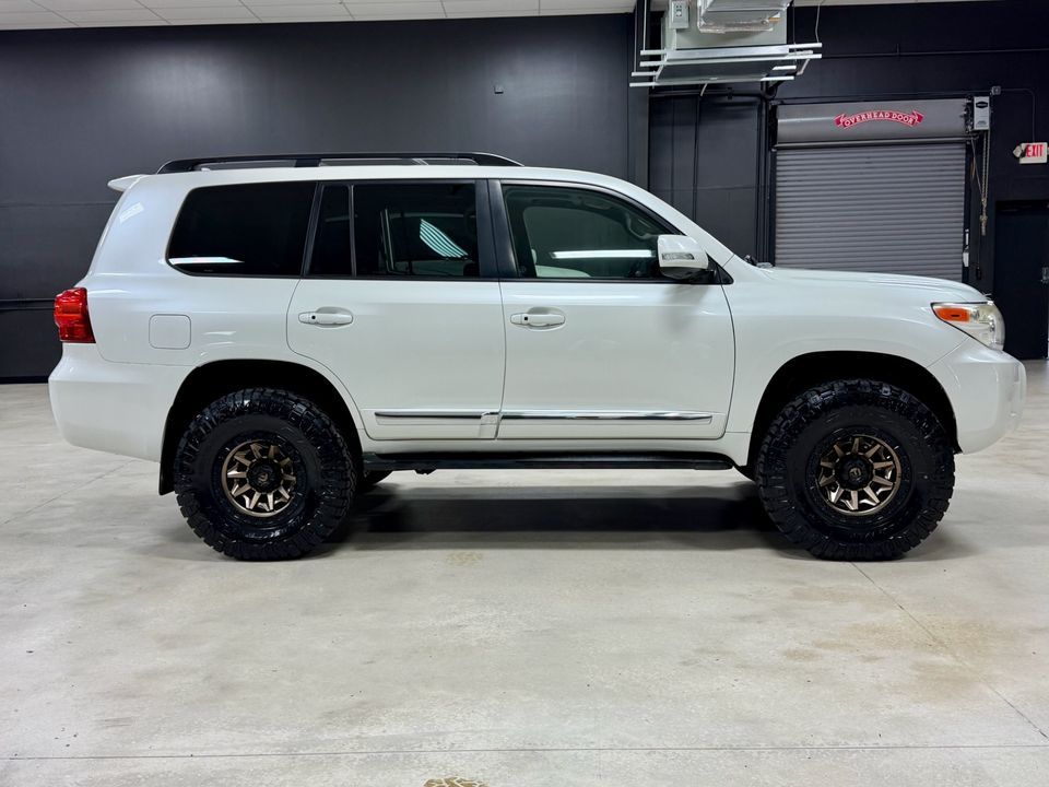 2013 Toyota Land Cruiser 200 LOW 115K MILES FRESH BUILD