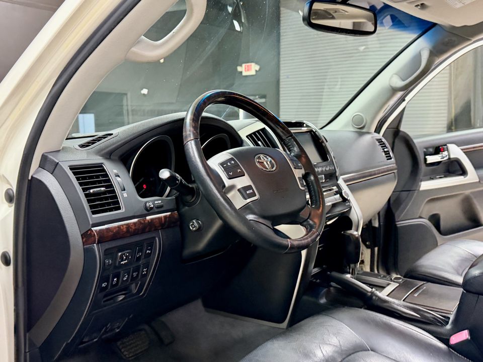 2013 Toyota Land Cruiser 200 LOW 115K MILES FRESH BUILD