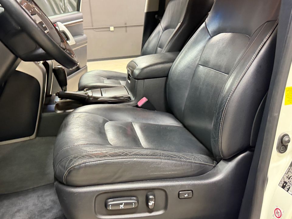 2013 Toyota Land Cruiser 200 LOW 115K MILES FRESH BUILD