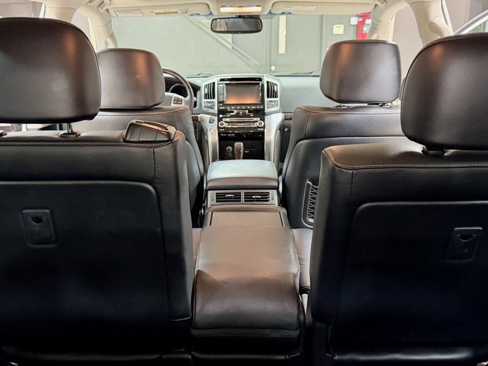 2013 Toyota Land Cruiser 200 LOW 115K MILES FRESH BUILD