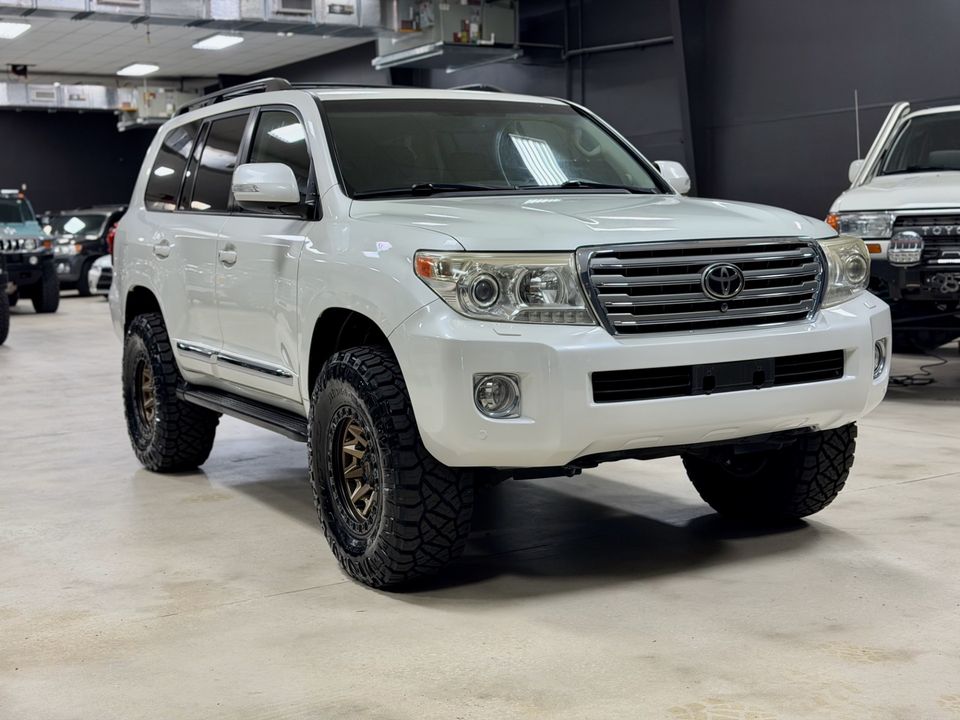 2013 Toyota Land Cruiser 200 LOW 115K MILES FRESH BUILD