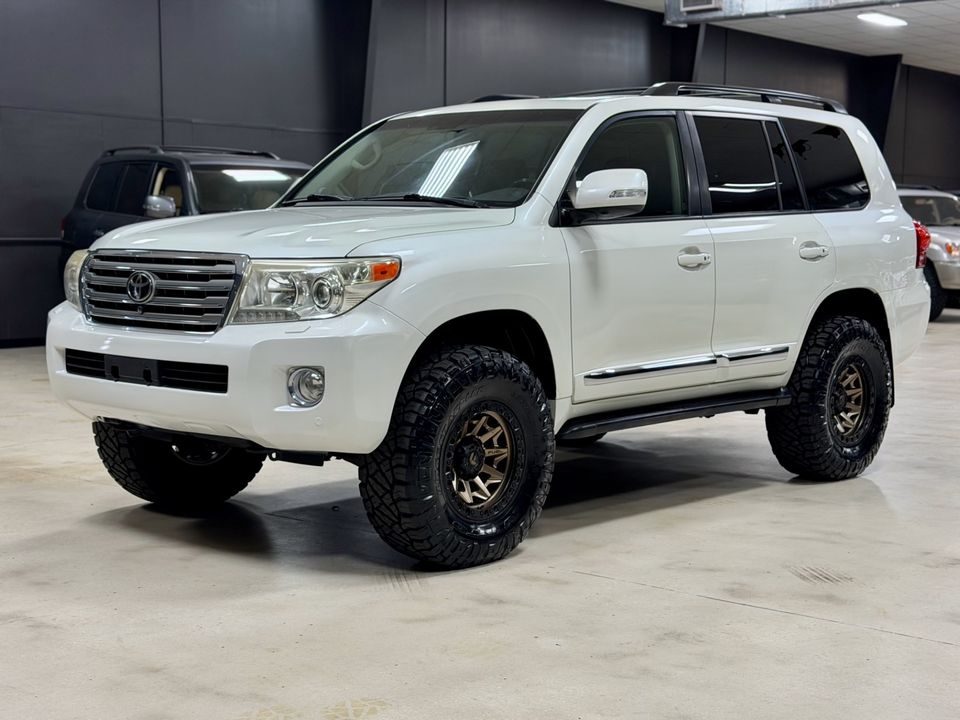 2013 Toyota Land Cruiser 200 LOW 115K MILES FRESH BUILD