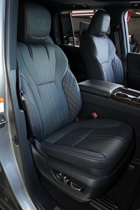 2025 Lexus LX 700h