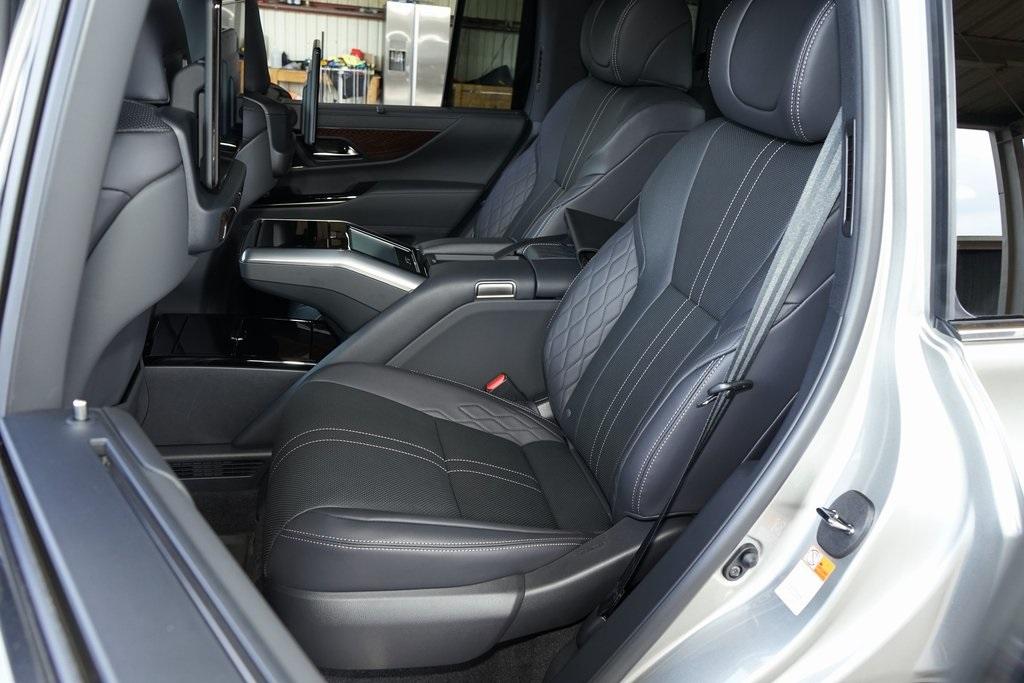 2025 Lexus LX 700h