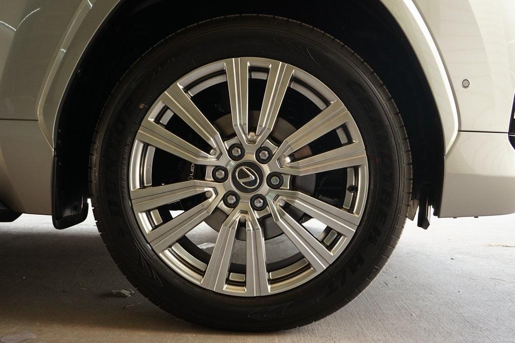 2025 Lexus LX 700h