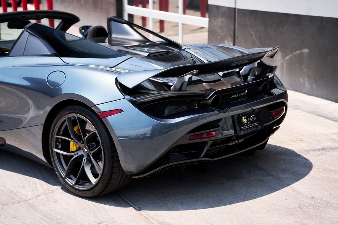2022 McLaren 720S