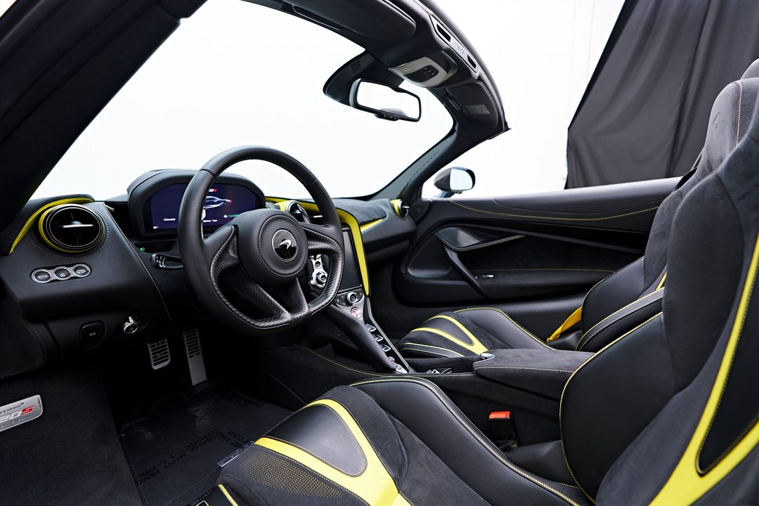 2022 McLaren 720S