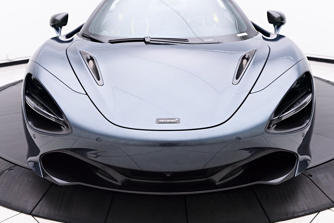 2022 McLaren 720S
