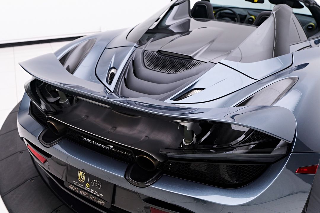 2022 McLaren 720S