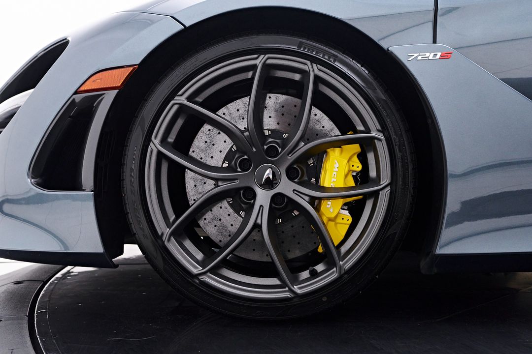 2022 McLaren 720S