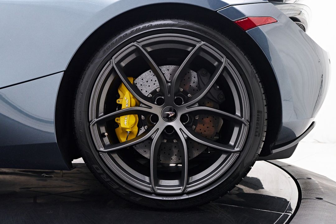 2022 McLaren 720S