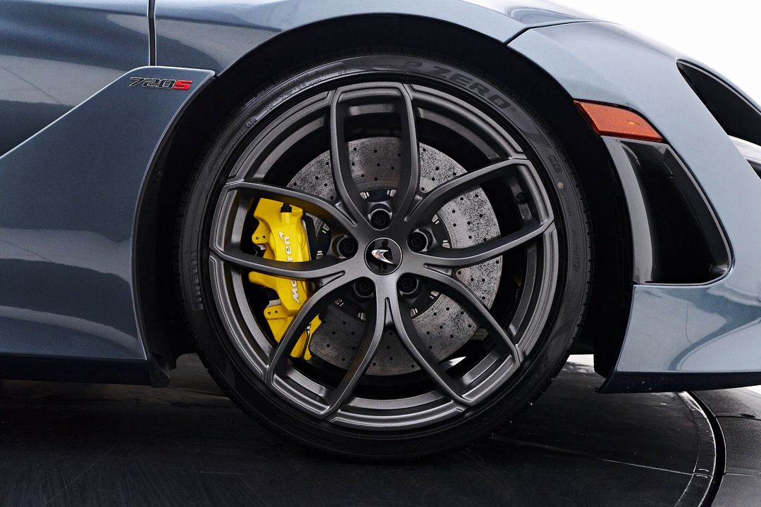 2022 McLaren 720S