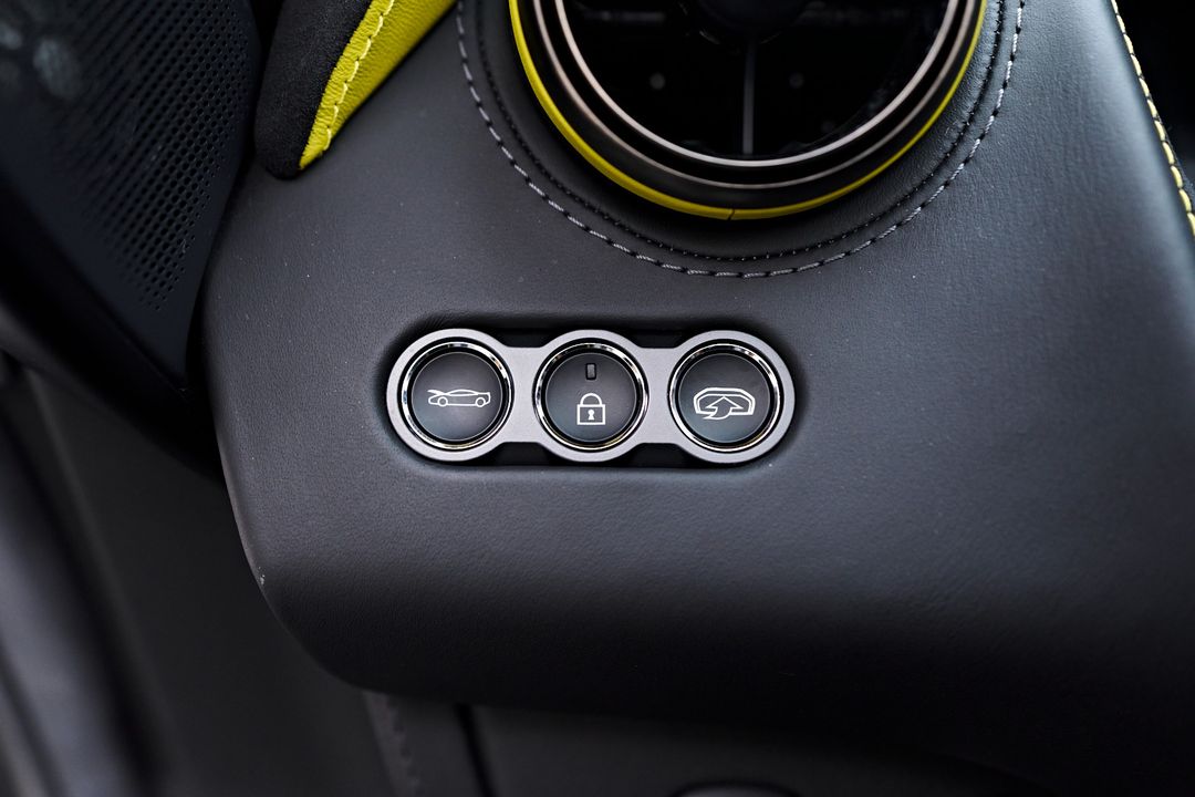 2022 McLaren 720S