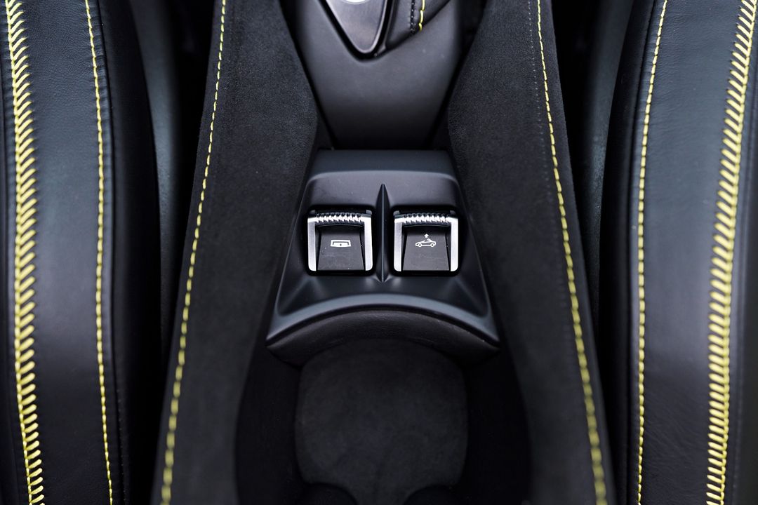 2022 McLaren 720S