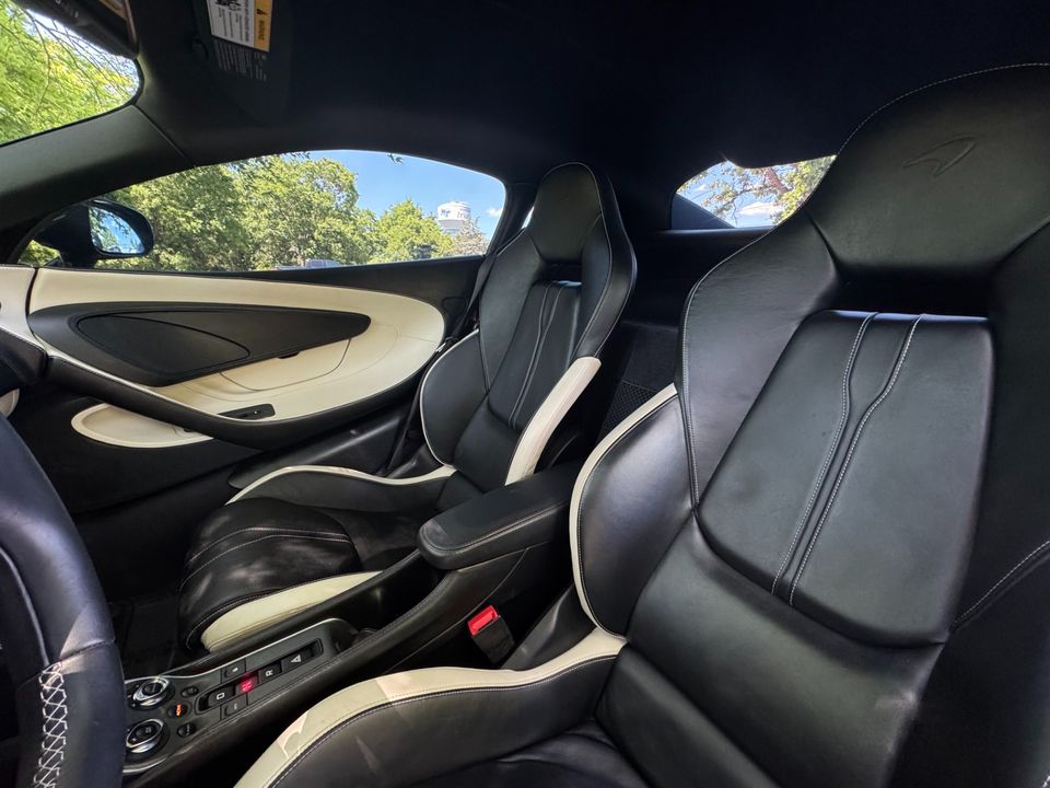 2017 McLaren 570S