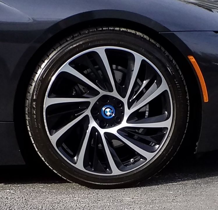 2015 BMW i 8