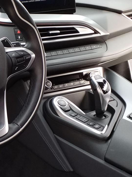 2015 BMW i 8