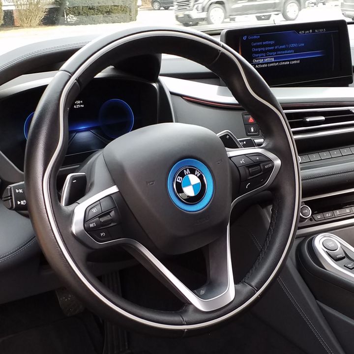 2015 BMW i 8