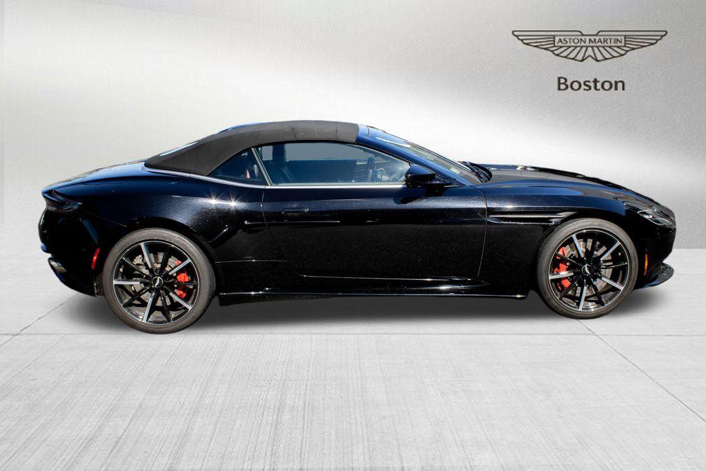 2022 Aston Martin DB11