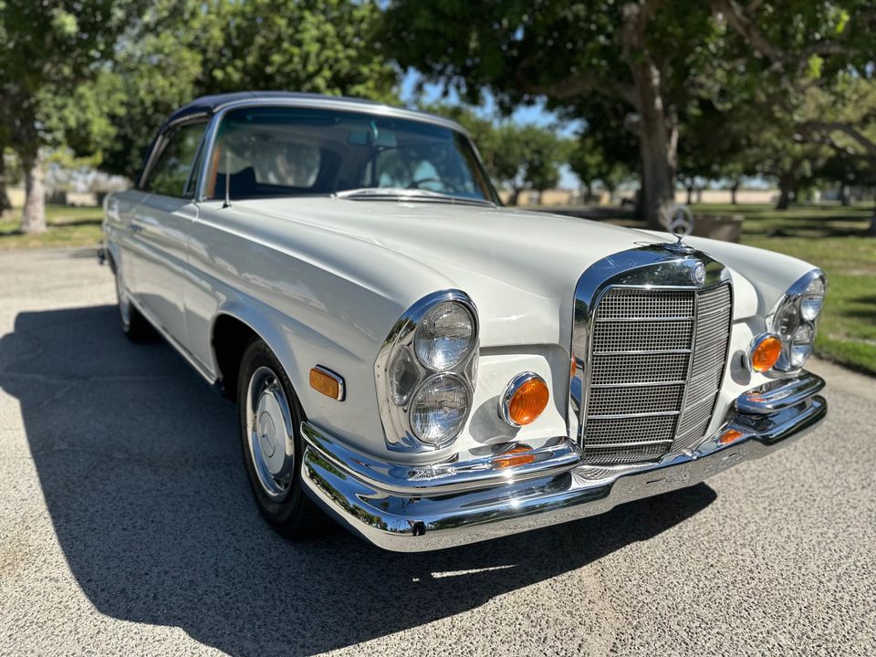 1970 Mercedes Benz 280SE