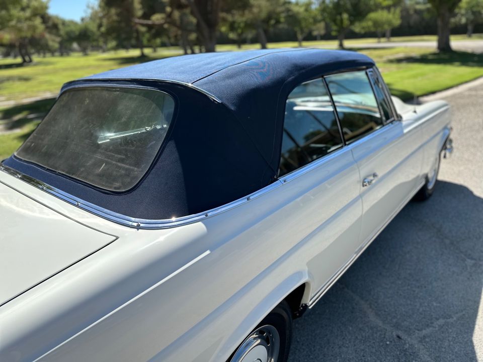 1970 Mercedes Benz 280SE