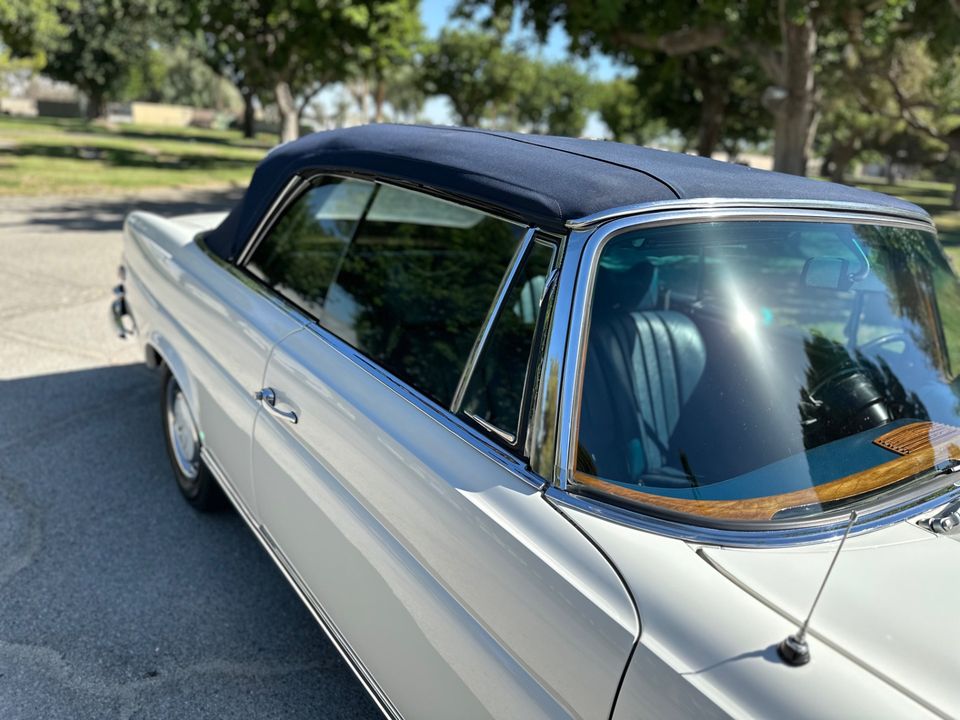 1970 Mercedes Benz 280SE