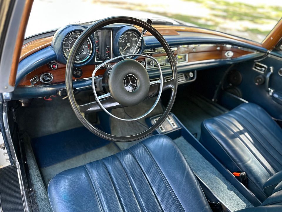 1970 Mercedes Benz 280SE